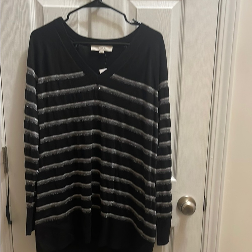 LOFT Black and Gray V-Neck Striped Sweater